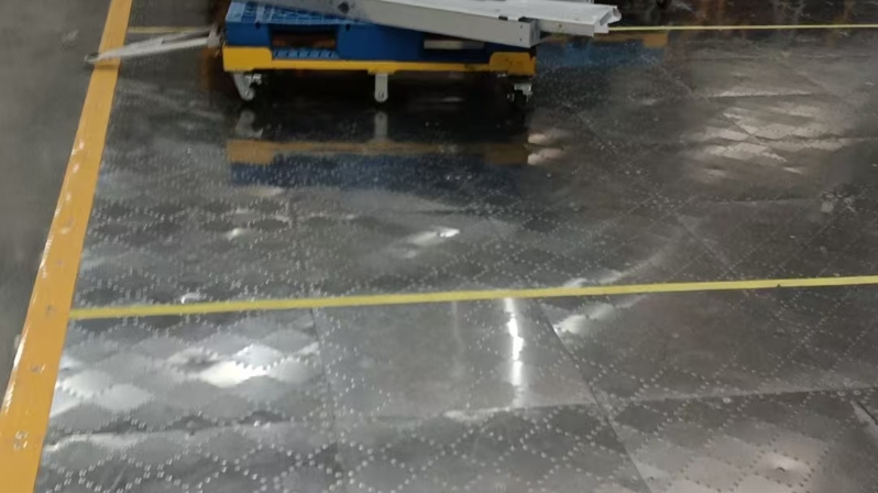 Metal Floor Tiles for Heavy Manufacturing Workshop