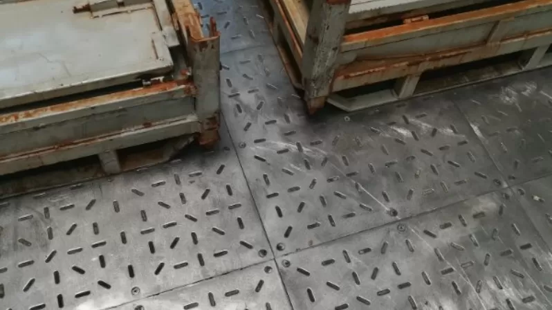 Reasons to Choose Steel Flooring for Industrial Applications