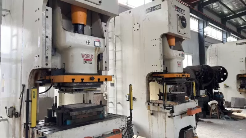 Advantages of Partnering with Reliable Steel Flooring Supplier